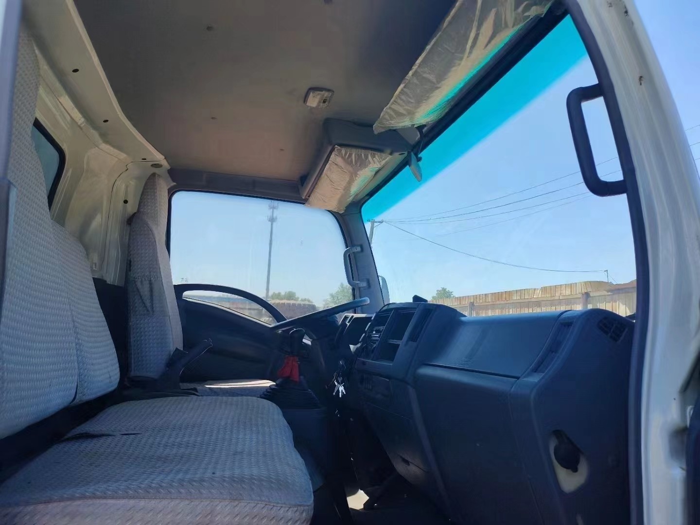 ISUZU Refrigerated Van 130P 89kw Used Vehicle Cold Chain Transport Vehicle Diesel 98km/H