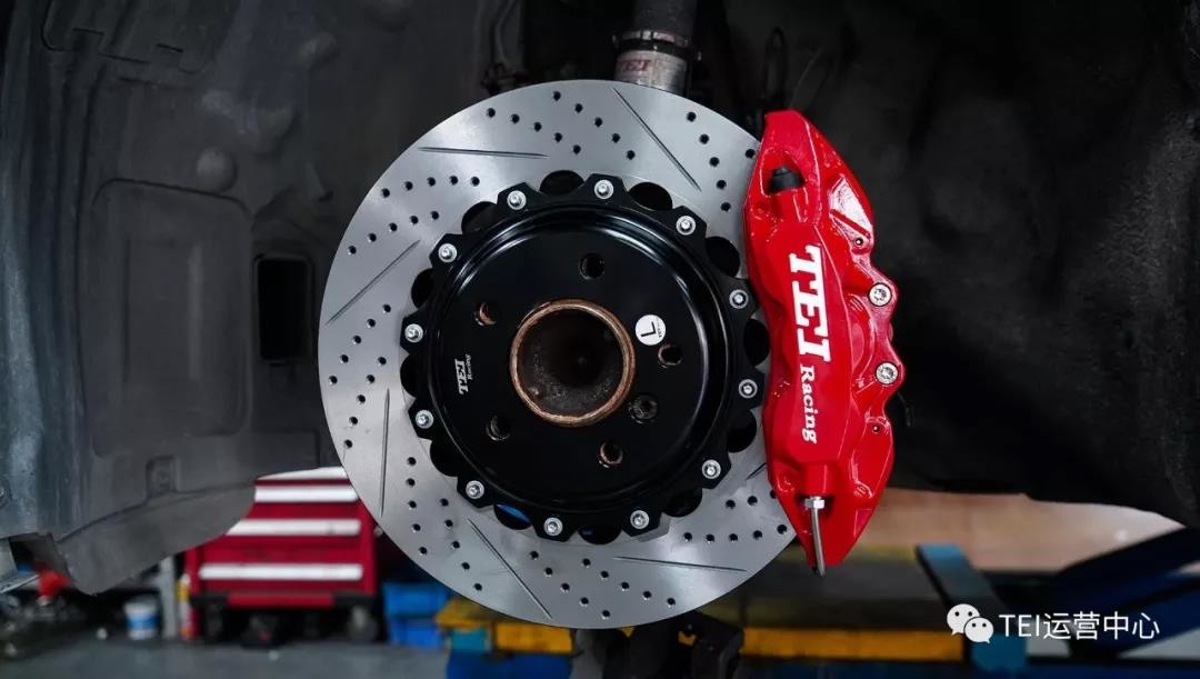 Big Brake Kits For BMW F30 F35 F10 18 Inch Front And Rear Wheel With 355*32mm Rotor