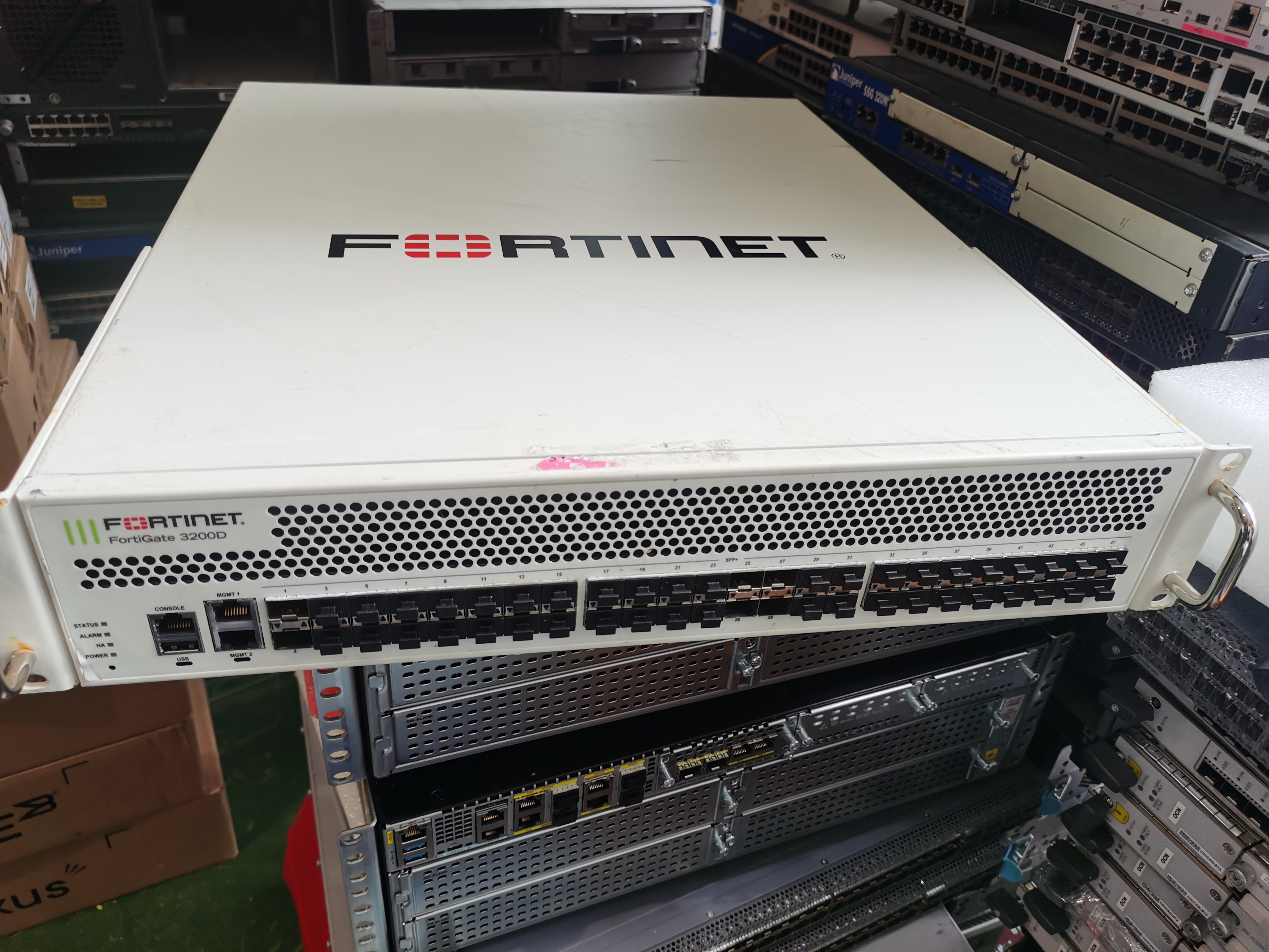Fortinet FortiGate FG-3200D Used 48-Port 10GBE 48x 10GE SFP With Speed Data Transfer