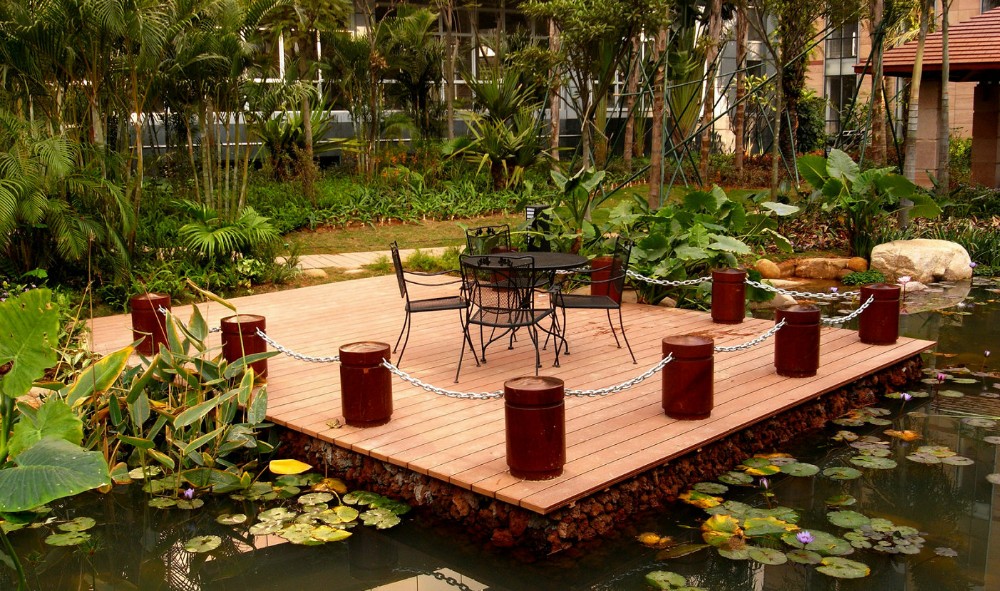 Splinter Free Wood Plastic Composite Flooring 140 X 25MM Anti Insects WPC Hollow Decking