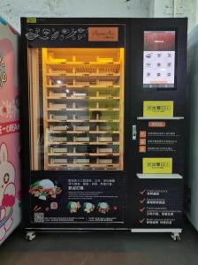 China Mobile Light Meal Fast Food Vending Machine Convenient With Customized Sticker wholesale