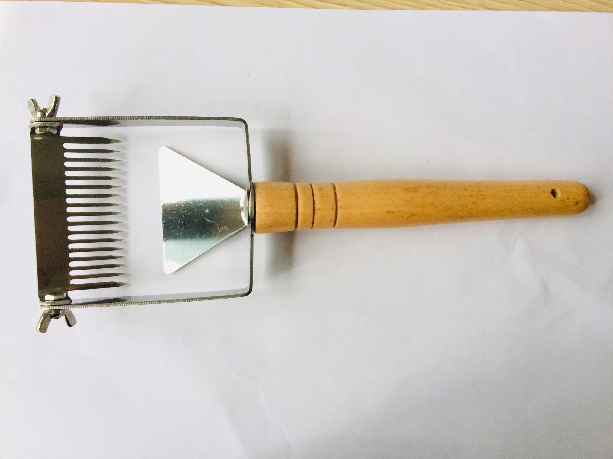 Durable Uncapping Fork With Small Wooden Handle and Adjustable Screw for Beekeeping