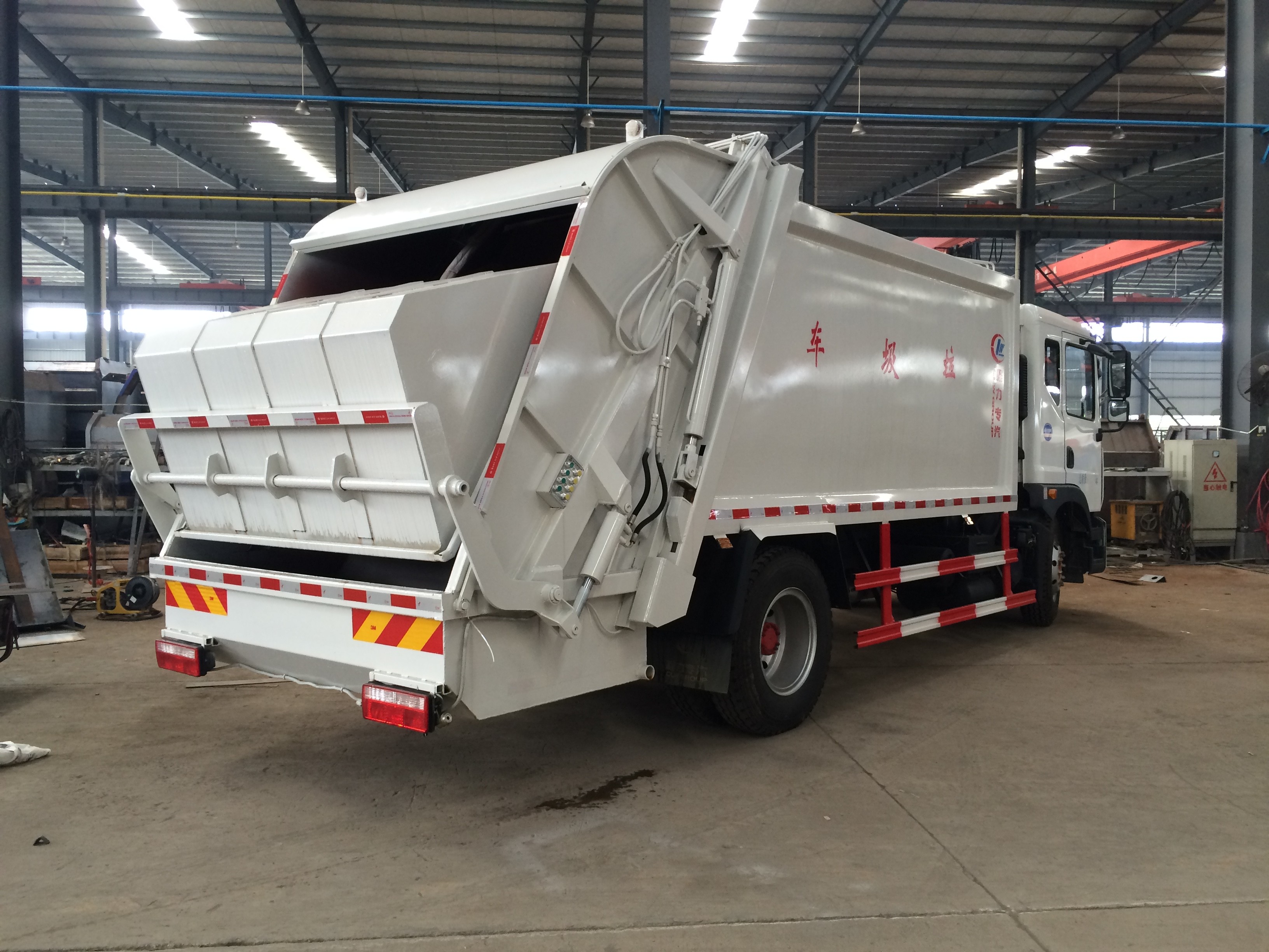 SINOTRUK HOWO 166-371hp 6-10 wheels euro2-euro5 8-16cbm dimensions compactor garbage truck