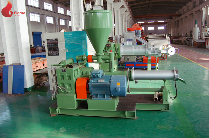 1000 -1500kg/h plastic pelletizing equipment / Extruder Machine Nitriding treatment