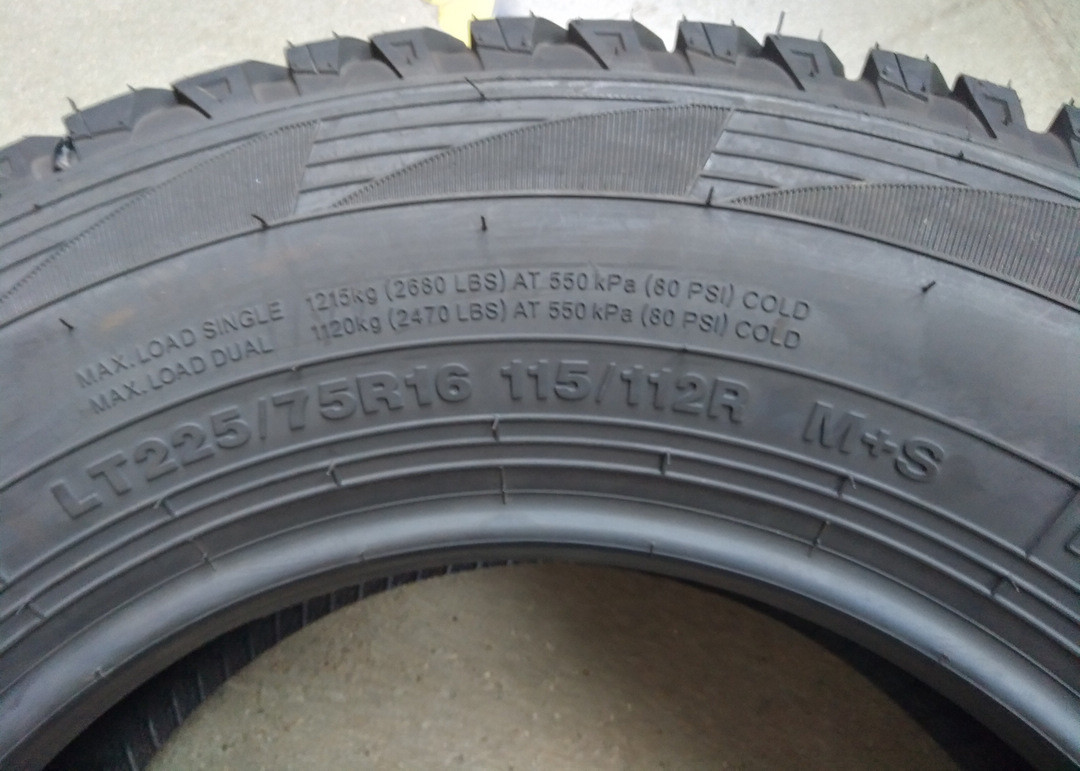 Light Truck All Terrain Tires LT225/75R16 Semi Steel Radial Tires 10PR Ply