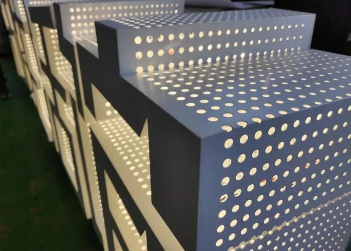 Customize Colorful Perforated Stainless Steel Sheet For Indoor Partitions Wall Decorations