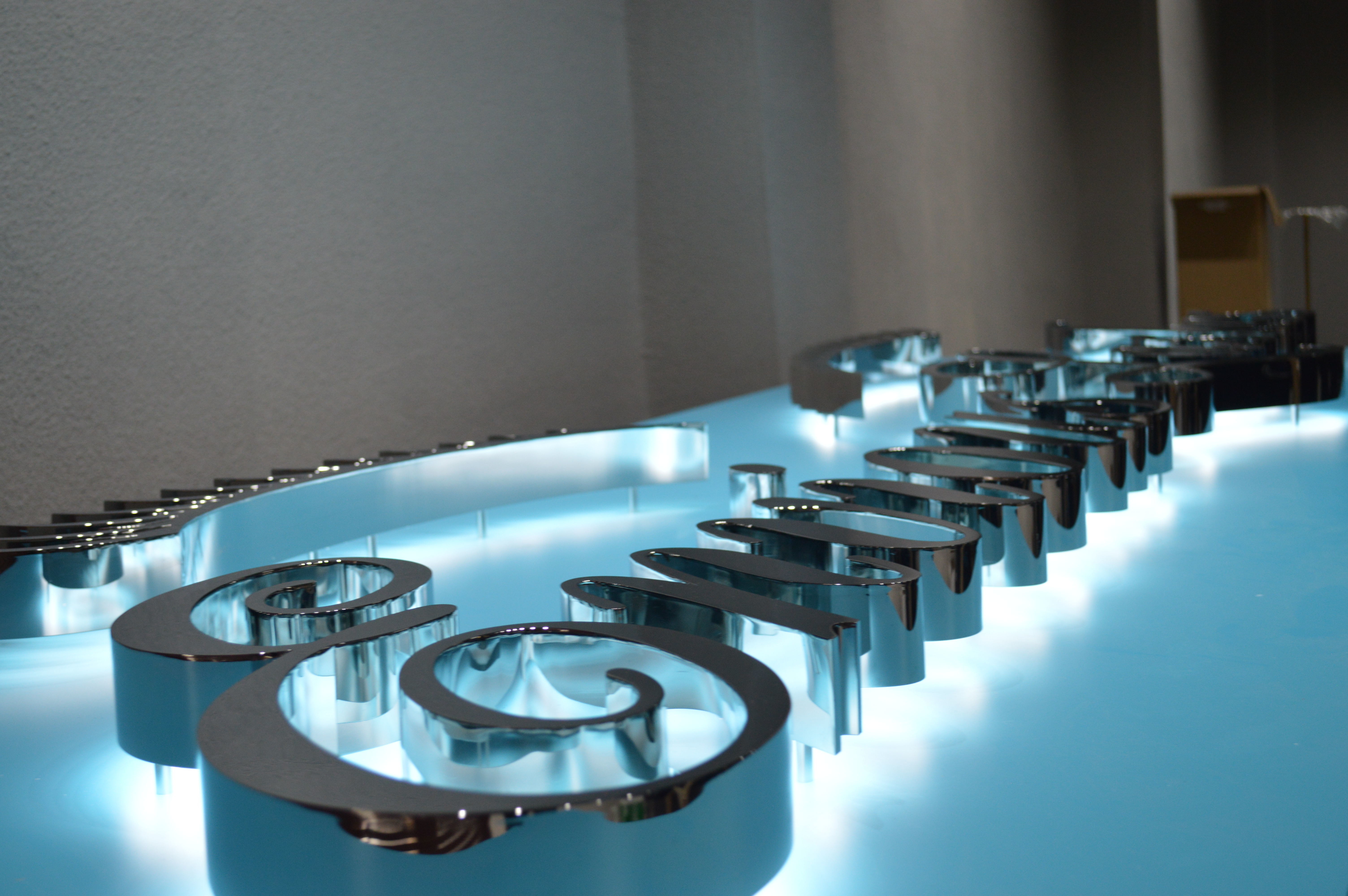 Illuminated Backlit Stainless Steel Letters Signs 5000K For Hospitals