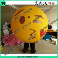China Lovely Inflatable Kiss Ball Valentine's Day Inflatable Costume Parade Inflatable Cartoon for sale