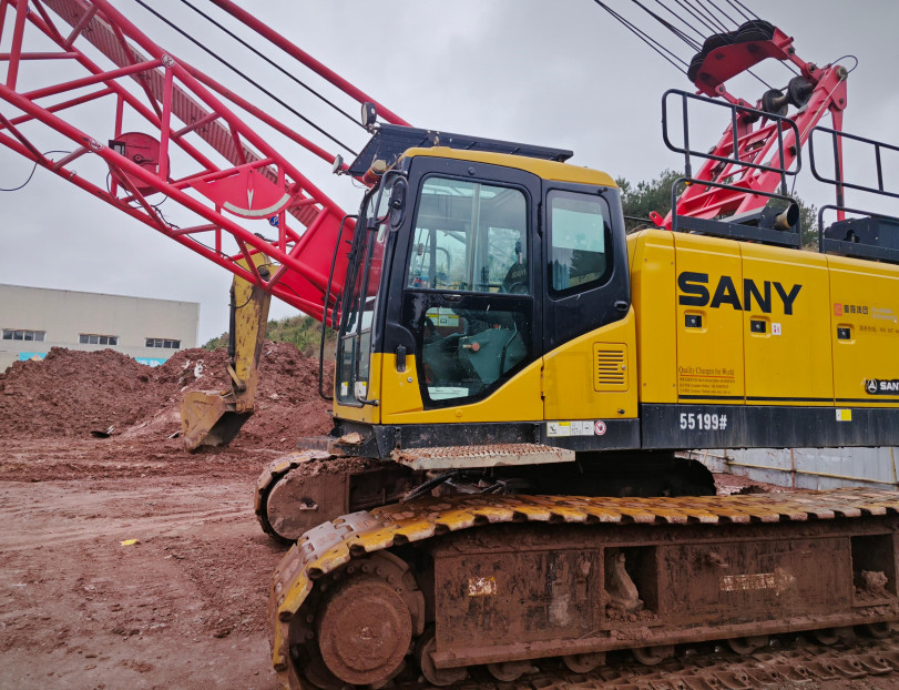 Extremely Efficient SCC550A 50 Ton Mobile Hydraulic Crawler Crane Heavy Lifting Equipment