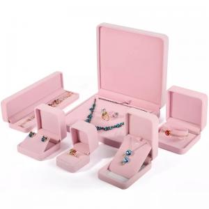 China Flannelette Velvet Bracelet Packaging Box Pink Iso Certificated on sale