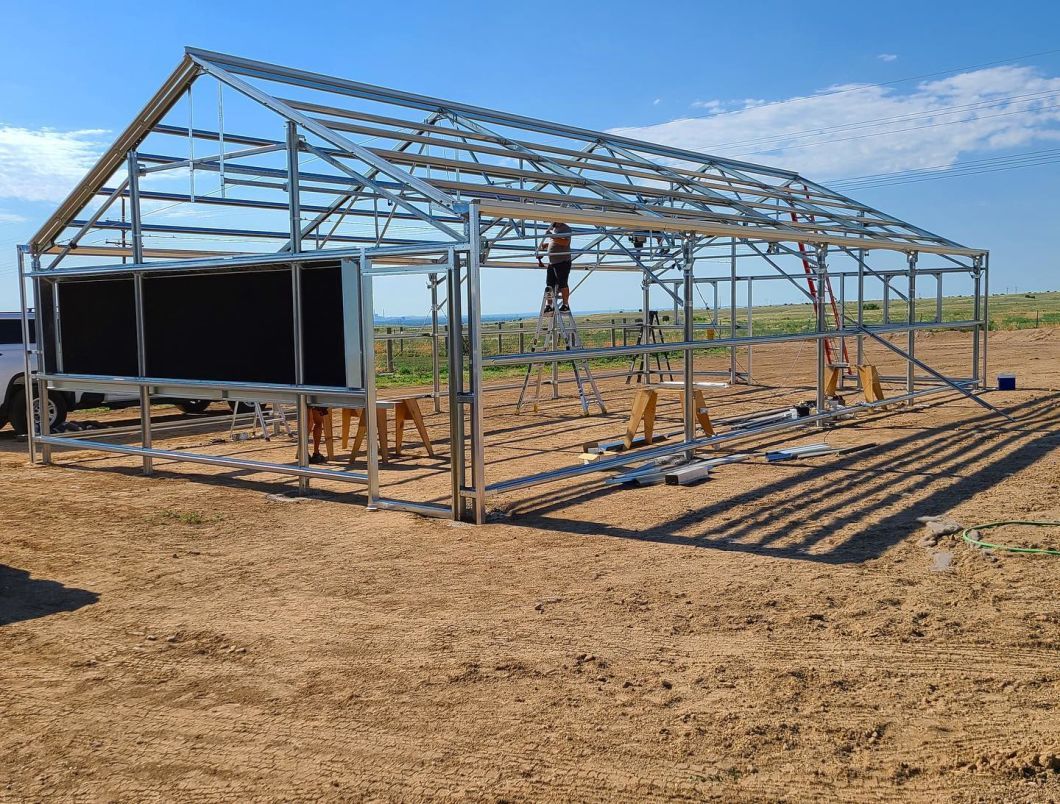 Galvanized Steel Tube Glass Greenhouse with Irrigation