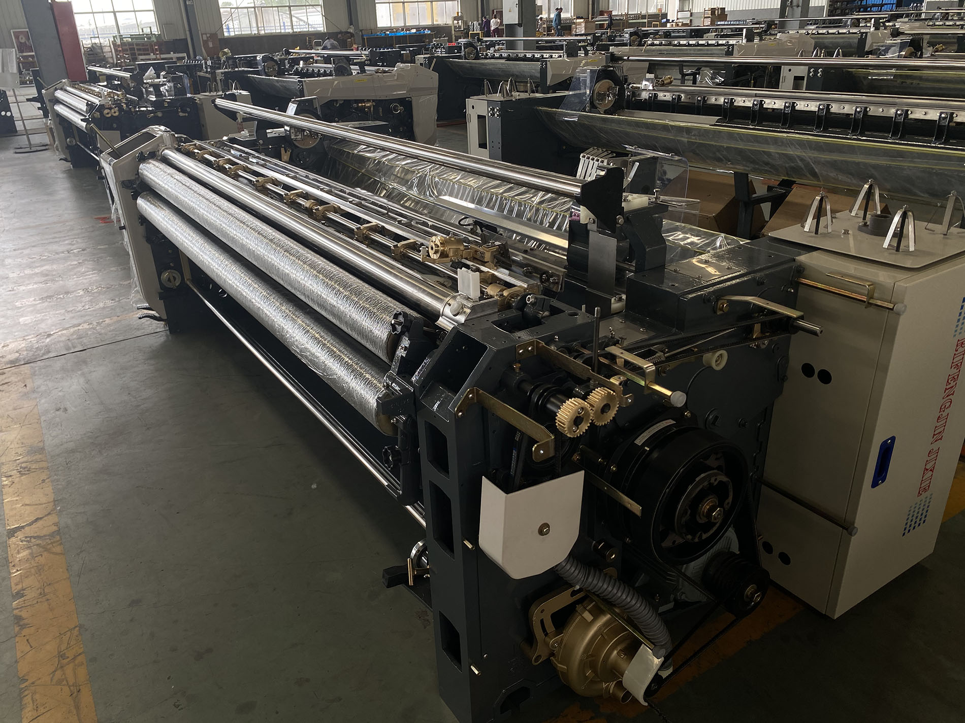 Mechanical Water Jet Loom Fabric 700 RPM 280cm Loom Textile Machine