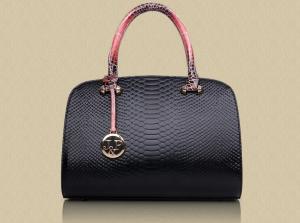 China 2016 new European and American fashion handbags serpentine Messenger bright skin handbag luxury handbag wholesale