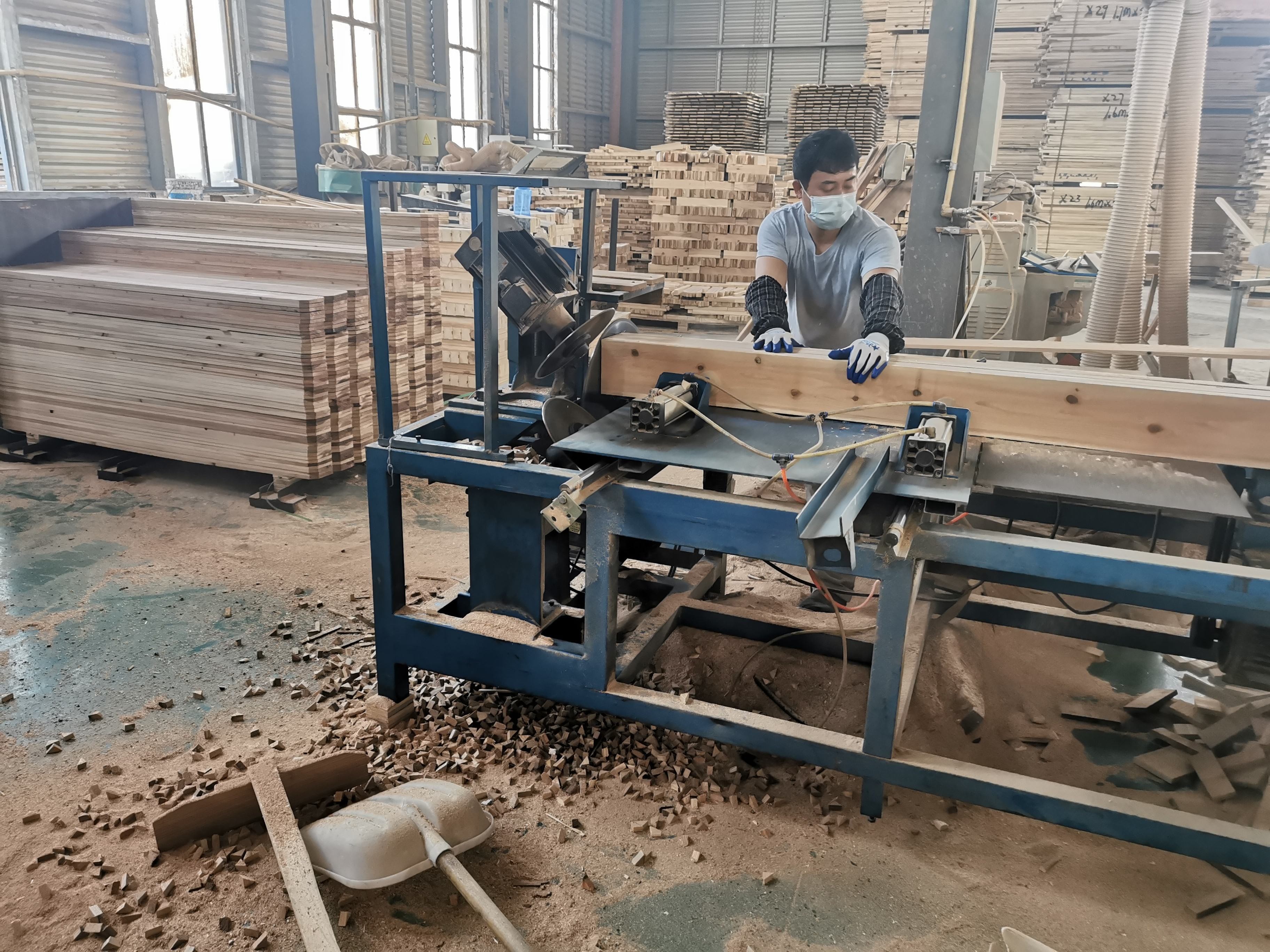 Barrier Board Chinese Fir Cedar Wood Fence 15/18/22mm Environmental Protection