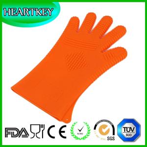 China RENJIA silicone heat resistant grilling bbq glove silicone heat resistant baking gloves si on sale