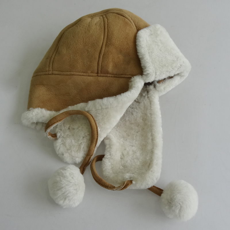 Machine Sewing Shearling Fur Hats For Riding / Hiking With ODM Designs