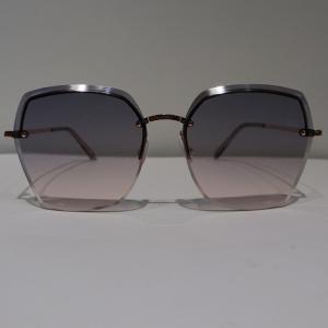 China Oversized Polarized Sunglasses Butterfly Shape , Polygon Anti Glare And Polarized Sunglasses on sale