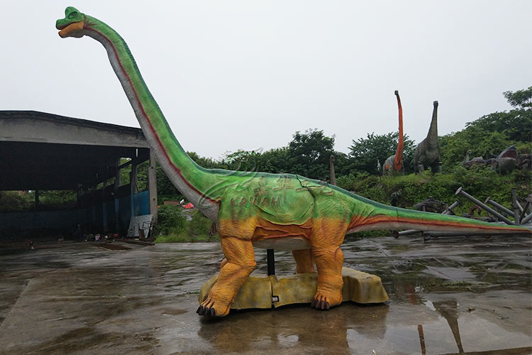 Weatherproof Realistic Dinosaur Model , Life Size Brachiosaurus Dinosaur Lawn Statue