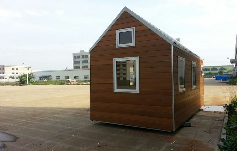 Modern Flat Roof Prefabricated House, Pre-Built Homes Fireproof Mobile Home 40 Hq Container Laminate Floor