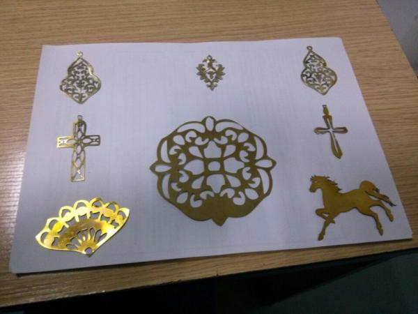 Laser Cut Jewelry Machine, Table Top Laser Cutter for gold and silver plate