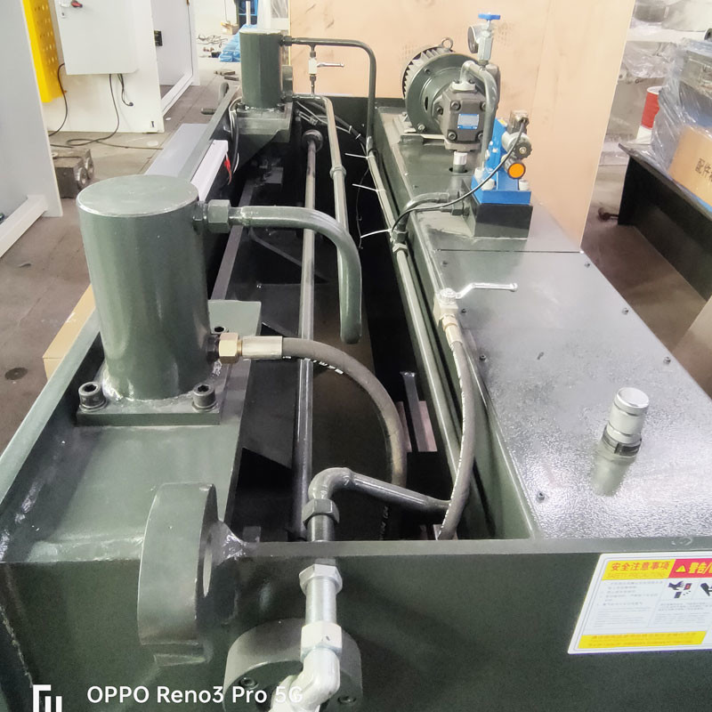 4mm Carbon Steel Hydraulic Guillotine Shearing Machine 1600mm Length