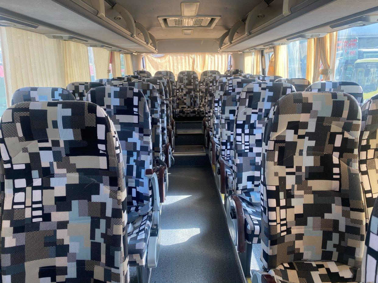 Luxury Bus Used School Bus Seat Vip Leather XML6807 Kinglong Coach Bus 35seats