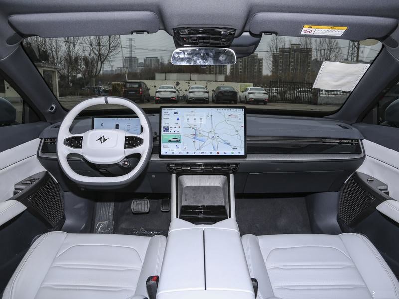 2024 Pure Electric Hatchback Dongfeng eπ 007 Electric Car With Range 530km